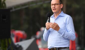Premier w "FAZ" apeluje o walkę z mafią VAT-owską