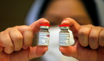 EMA: Brak wskazań, że szczepienia AstraZeneca powodują zakrzepy