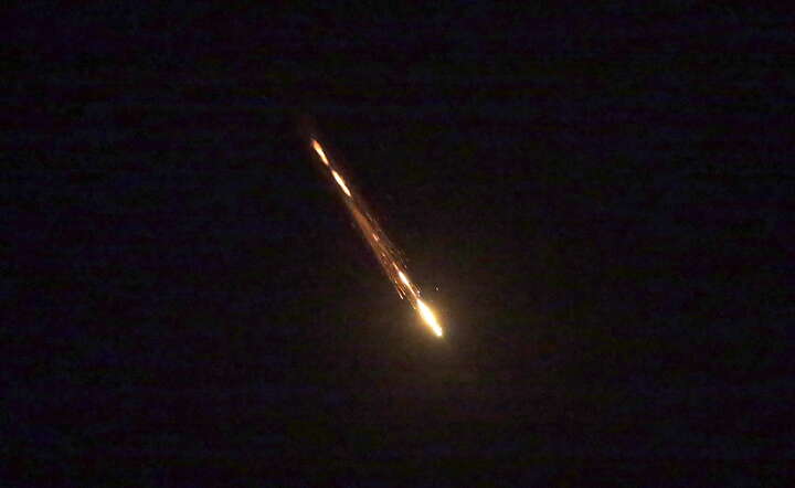 Nocny atak Iranu na Izrael / autor: PAP/EPA/ATEF SAFADI