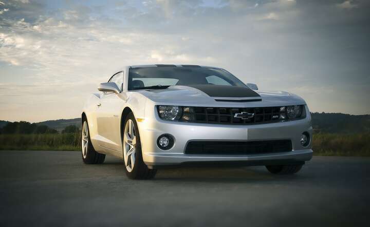 Chevrolet Camaro, klasyk z USA - takie auta też znajdują u nas amatorów / autor: Pixabay