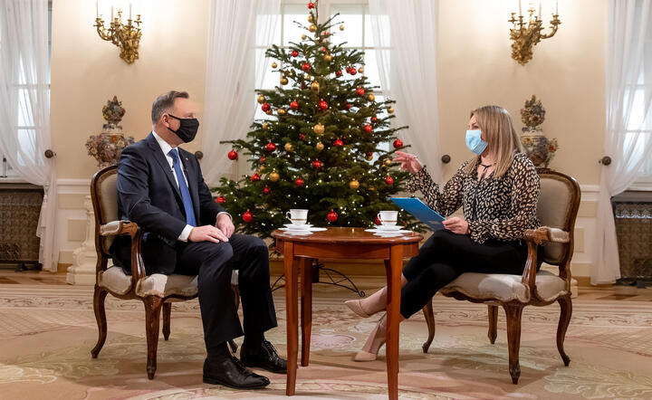 Prezydent Andrzej Duda podczas rozmowy dla programu 'Tydzień' / autor: Krzystof Sitkowski/KPRP