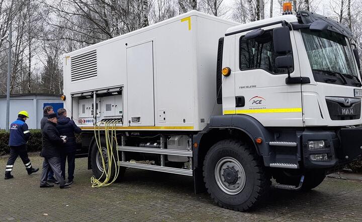zdjęcie ilustracyjne (agregat prądotwórczy PGE 400 400 kVA) / autor: gkpge.pl