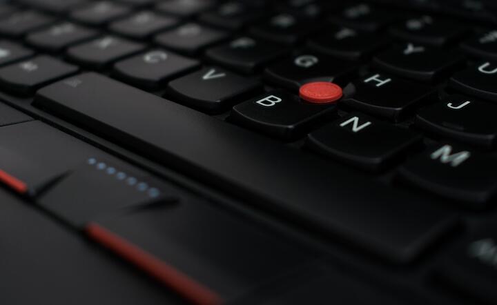 Lenovo przejmuje pecety Fujitsu