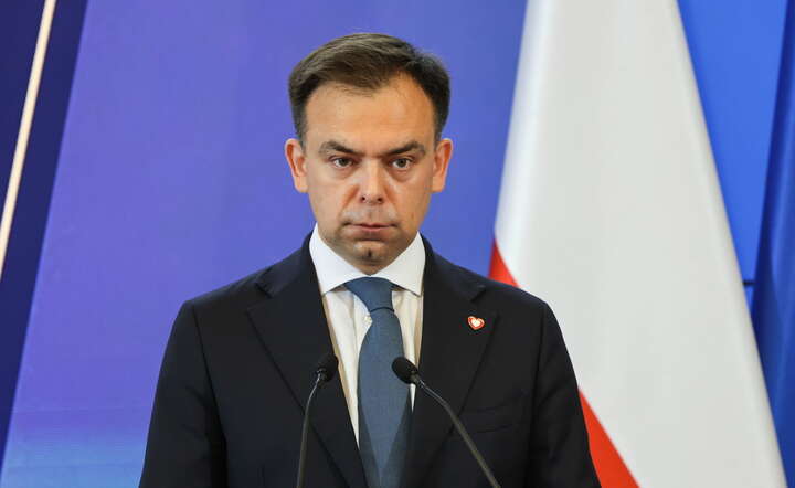  Minister finansów i gospodarki Andrzej Domański podczas konferencji prasowej w siedzibie Kancelarii Prezesa Rady Ministrów , 6 lipca 2026 / autor: PAP/Albert Zawada