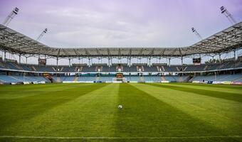 GAZETA BANKOWA: Piłka (nie) upadnie