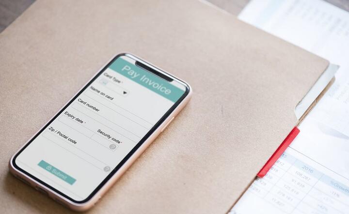 Spółdzielcza Grupa Bankowa już z Google Pay i BLIKIEM