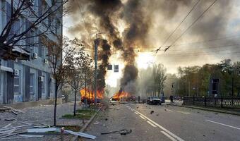 Od rana Rosja wystrzeliła 75 rakiet. Atak wroga trwa