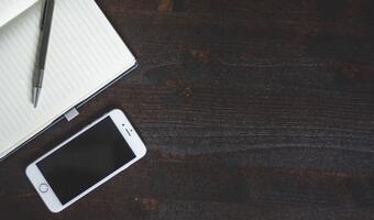 Apple celowo spowalniał starsze iPhone'y? Kolejny duży pozew