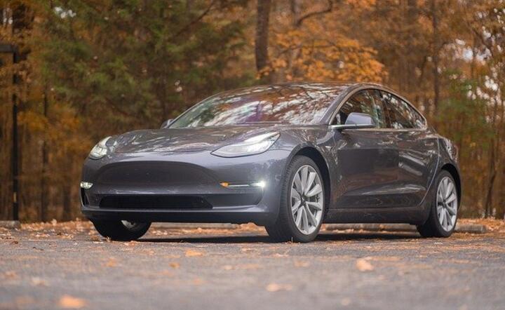 Tesla 3 / autor: Pixabay