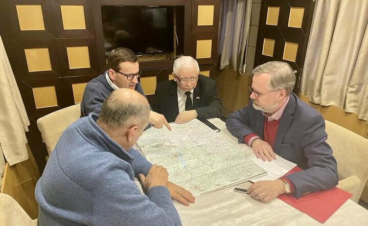 Mateusz Morawiecki i Jarosław Kaczyński w Kijowie / autor: Twitter.com/MorawieckiM