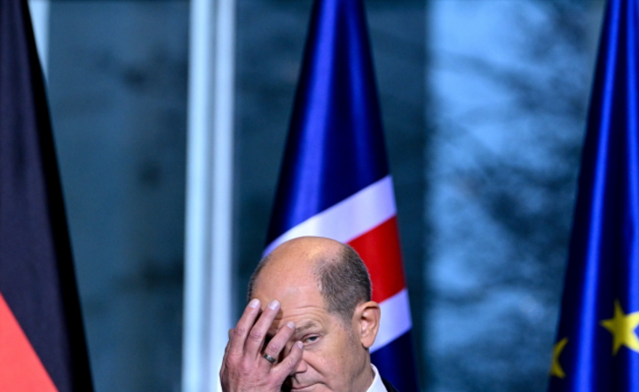 Kanclerz Niemiec Olaf Scholz  na konferencji prasowej, Berlin 25 bm. / autor: PAP/EPA/Filip Singer