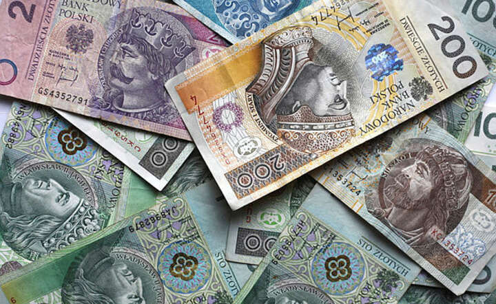 ZUS ma prezent dla 2,4 mln emerytów. Dotrze przed świętami