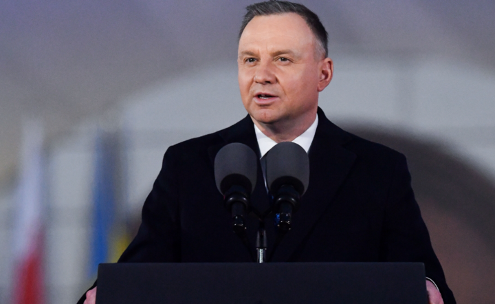 Prezydent Andrzej Duda przemawiał w Arkadach Kubickiego w ogrodach Zamku Królewskiego w Warszawie / autor: PAP/Piotr Nowak