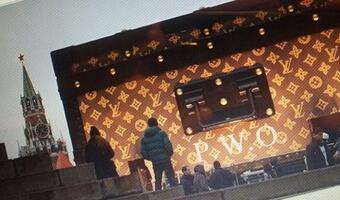 "Walizka" Louis Vuitton w Moskwie ma zostać zdemontowana, bo "bezcześci" Plac Czerwony