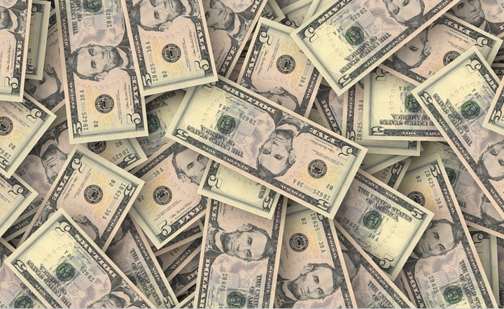 Już 116 tys. Polaków ma majątek wart milion dolarów