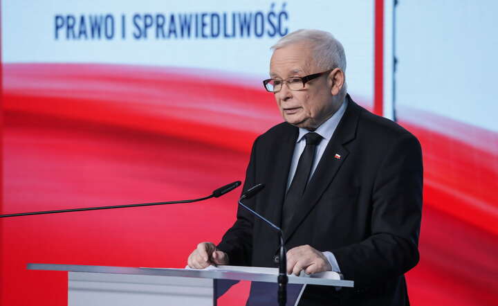  Prezes Prawa i Sprawiedliwości Jarosław Kaczyński podczas konferencji prasowej / autor: PAP/Tomasz Gzell