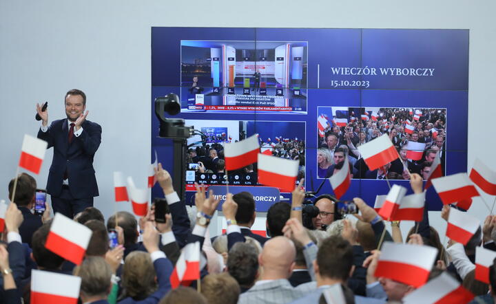 WIECZÓR WYBORCZY W SZTABIE PIS / autor: PAP/Paweł Supernak