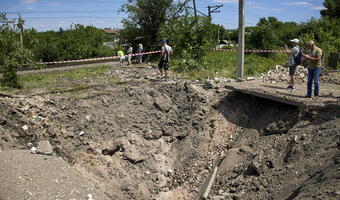 Rosyjska strategia. Zarzucić Ukrainę czym się da