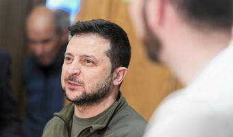 Zełenski koryguje fake newsa: Złożyć broń mogą tylko Rosjanie