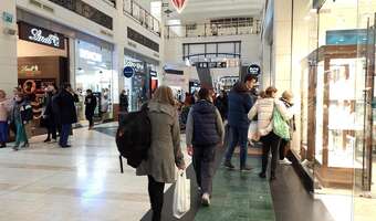 Na zakupach w galerii jesteśmy trzy kwadranse