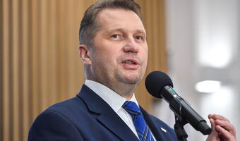Min. Czarnek przekazał szczegóły. Bony i laptopy już wkrótce