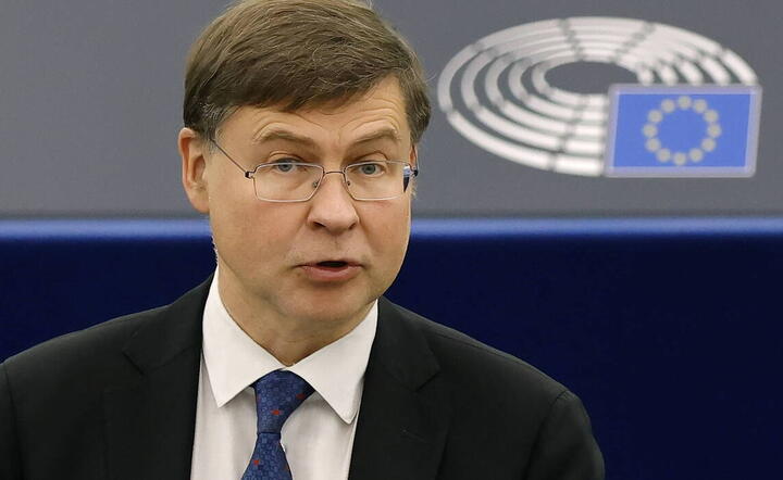 Wiceszef KE Valdis Dombrovskis / autor: PAP