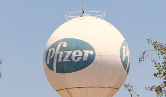 Pfizer pozwany. Prawda o "szczepionce" przeciw COVID-19