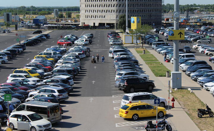 Parking / autor: Fratria