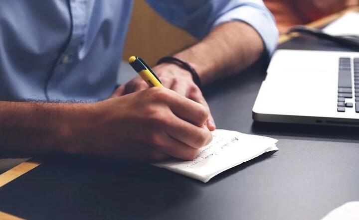 Przeciętne wynagrodzenie w sektorze przedsiębiorstw w listopadzie 2019 r. wzrosło  / autor: Pixabay.com