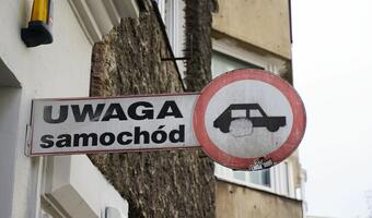 Jaki los czeka... nalepkę kontrolną?