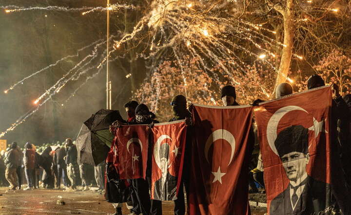 Demonstracja antyrządowa na placu Taksim w Stambule w Turcji / autor: PAP/EPA/ERDEM SAHIN