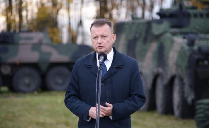 Minister obrony narodowej Mariusz Błaszczak ogłasza utworzenie 8. Dywizji Zmechanizowanej w Nowym Mieście nad Pilicą, 3 listopada 2023 r. / autor: PAP/Marcin Obara
