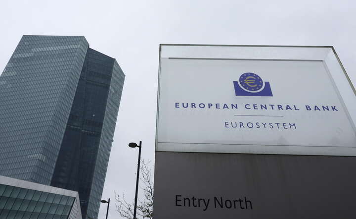 Siedziba Europejskiego Banku Centralnego we Frankfurcie nad Menem / autor: PAP/EPA/RONALD WITTEK