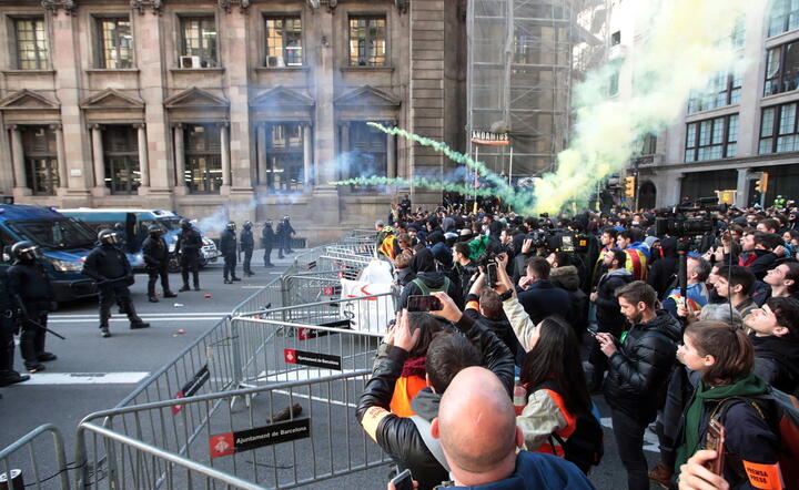 Barcelona/protesty / autor: PAP/EPA/MARTA PEREZ