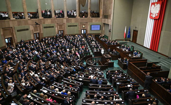 Koalicja rządowa kasuje projekt obywatelski ws. 447