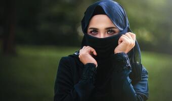 Niemcy idą na wojnę z Islamem w szkołach