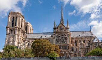 Macron wycofał się z kontrowersyjnego pomysłu ws. Notre Dame