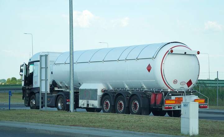 Paliwowa ośmiornica-gigant. Oszukali na 24 mln zł!
