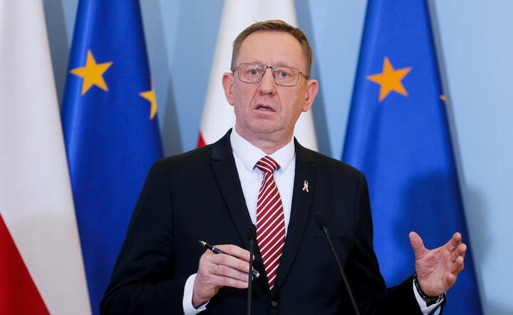 Minister rolnictwa Robert Telus / autor: pap