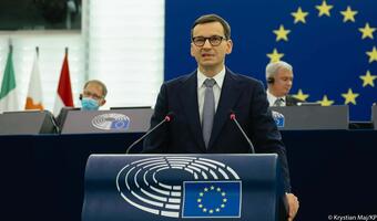 Premier na Facebooku: odrzucam język gróźb, pogróżek i wymuszeń