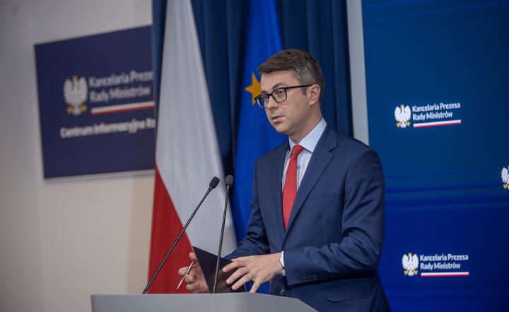 rzecznik rządu Piotr Müller / autor: PAP/Marcin Obara