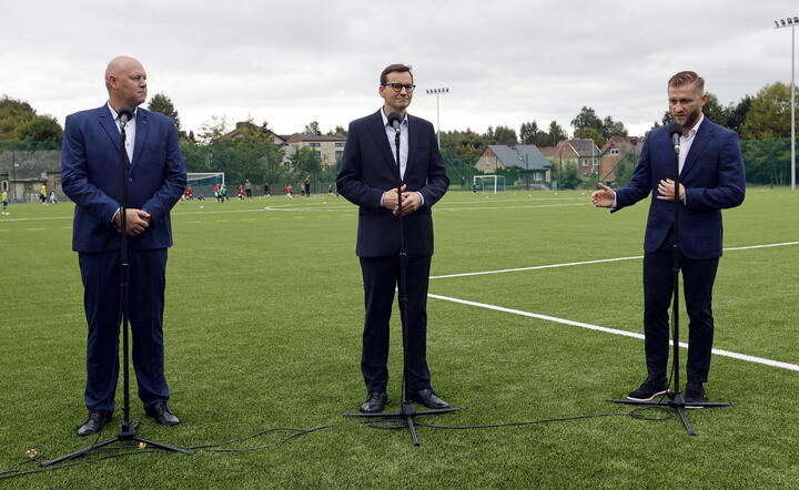 Tomasz Osiński, Mateusz Morawiecki, Jakub Błaszczykowski / autor: PAP
