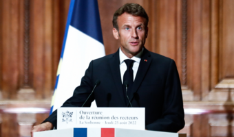 Macron w Algierii; rozmowy o dostawach gazu
