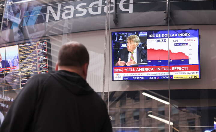 Notowania nowojorskiej giełdy spółek nowych technologii Nasdaq / autor: PAP/EPA/SARAH YENESEL 