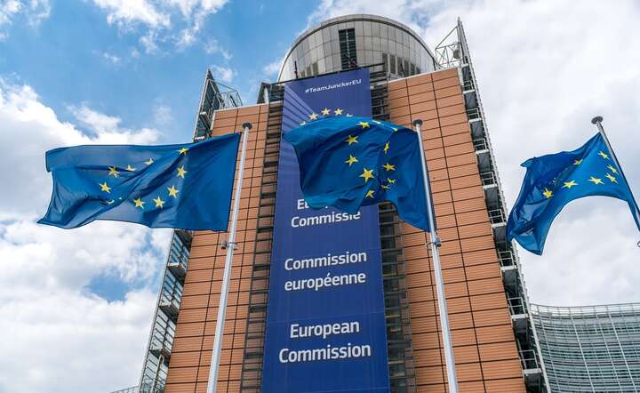Z wiosennej prognozy Komisji Europejskiej (nz. siedziba KE w Brukseli) wynika, że unijna gospodarka będzie rosła w tym roku w umiarkowanym tempie / autor: Fratria / AS