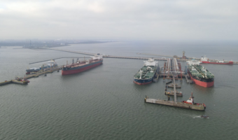 Naftoport przyjmuje więcej tankowców i zwiększa przeładunki