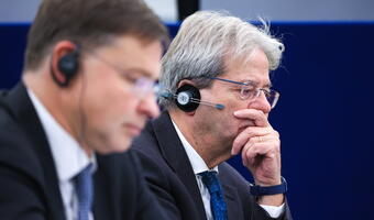 Gentiloni: Nie szantażujemy Polski, my tylko dyskutujemy
