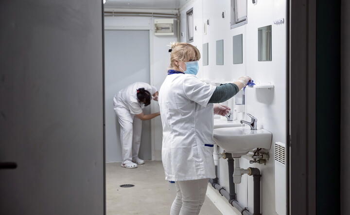Szpital tymczasowy w Krakowie / autor: PAP