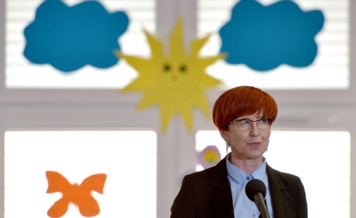 Minister rodziny, pracy i polityki społecznej Elżbieta Rafalska podczas otwarcia Miejskiego Żłobka Integracyjnego przy ul. Poniatowskiego w Stalowej Woli,fot. PAP/Darek Delmanowicz