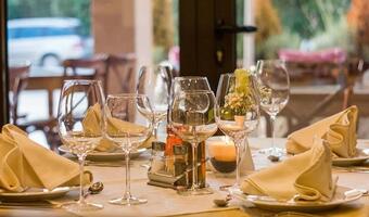 Od dziś restauracje działają tylko „na wynos”, wyjątkiem lokale hotelowe